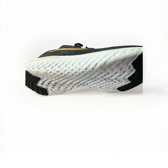 Nike Epic React Women’s Running Shoes Black Gold Mesh U.S. 8.5 AQ0070-013 - Picture 8 of 10